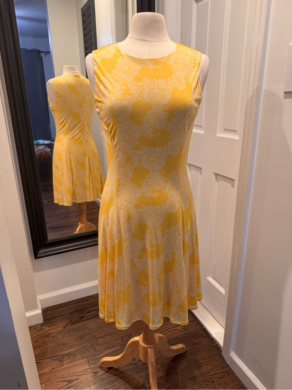 New York & Company Yellow Floral Sleeveless Fit & Flare Dress